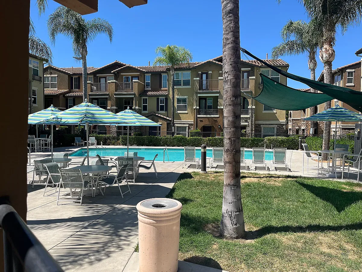 4 bed, 1733 sqft, $4,350 — Photo 3