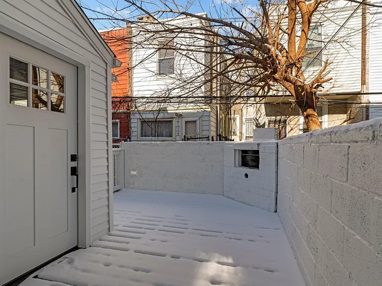 2921 W Oxford St — Photo 27