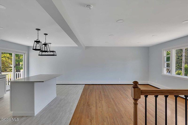 4th image of 27 Clearview Boulevard