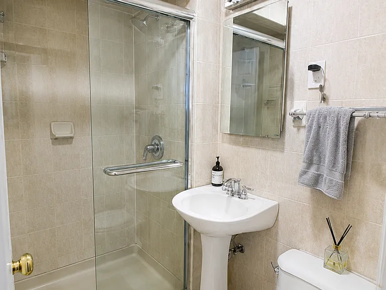 4 Bond St #PENTHOUSE — Photo 12