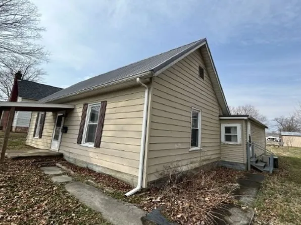 319 W Vine St, Mitchell, IN 47446