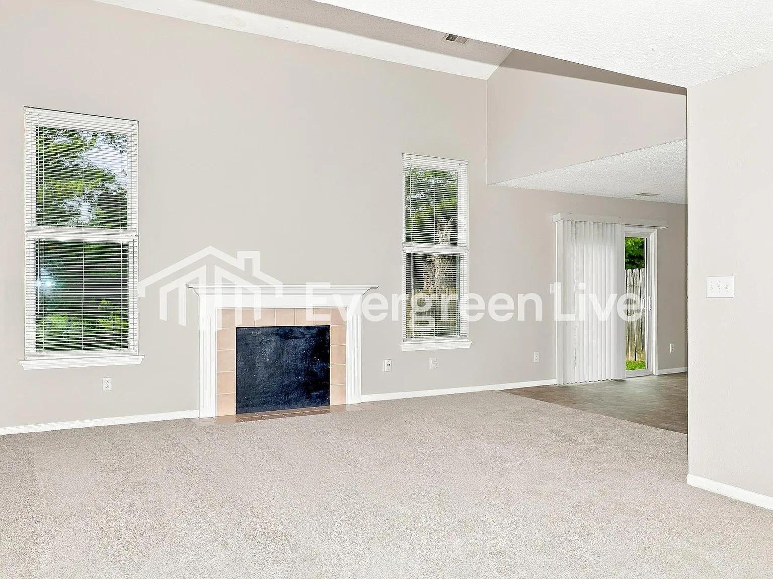 3 bed, 2.0 bath, 1676 sqft, $1,745 — Photo 3