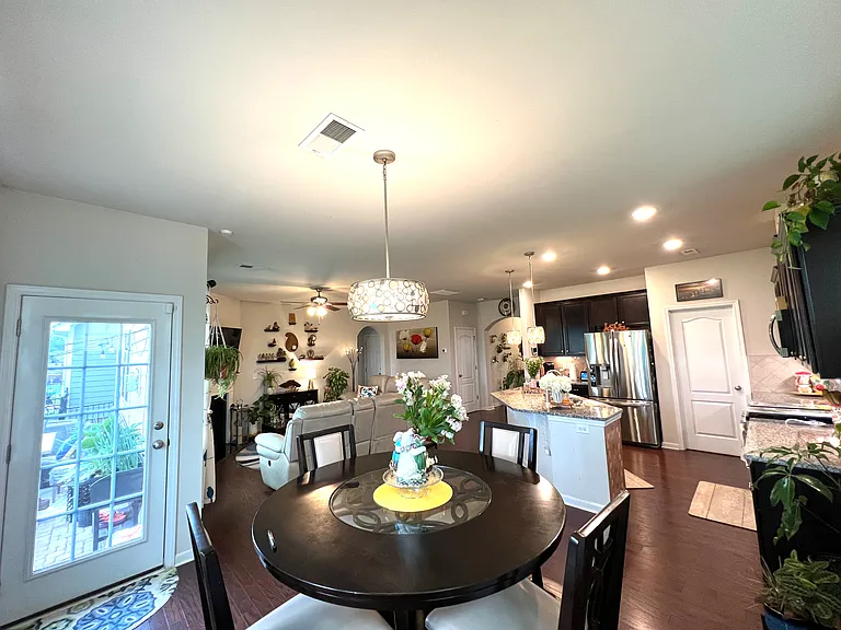 1031 Winnett Dr — Photo 24