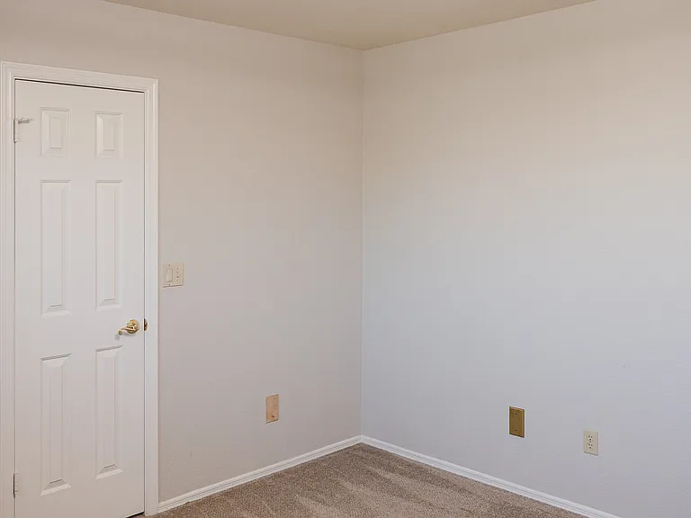 3980 E Graythorn St — Photo 85