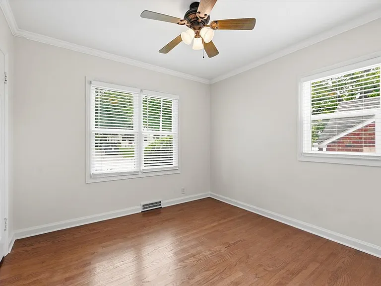 2130 S 61st Ave — Photo 15