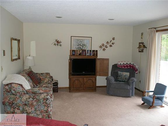 3rd image of 6220 Lawrence Hwy