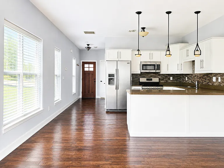1560 Raven Dr — Photo 4