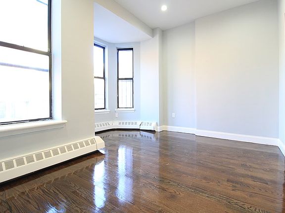 4th image of 952 Bergen St #C4