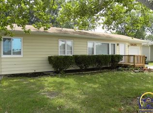 5625 SW 16th St, Topeka, KS 66604