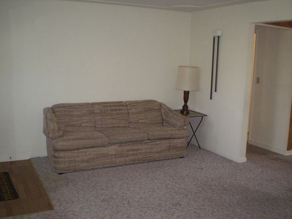4th image of 807 S Ironwood Dr