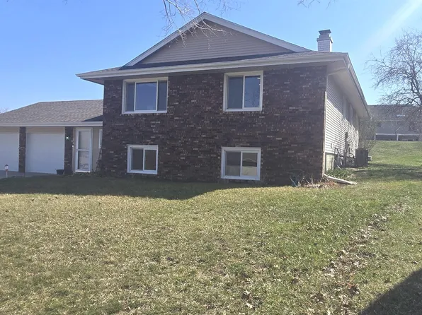 354 E Baronage Dr, Blair, NE 68008