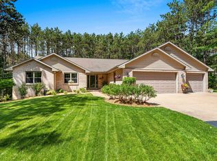3606 Flintlock Rd, Suamico, WI 54173