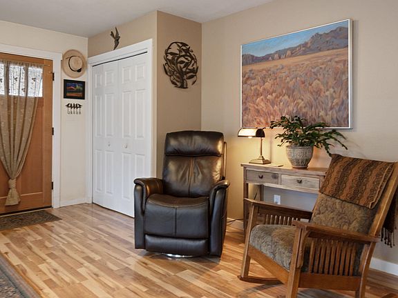 4th image of 412 N Desert Rose Loop