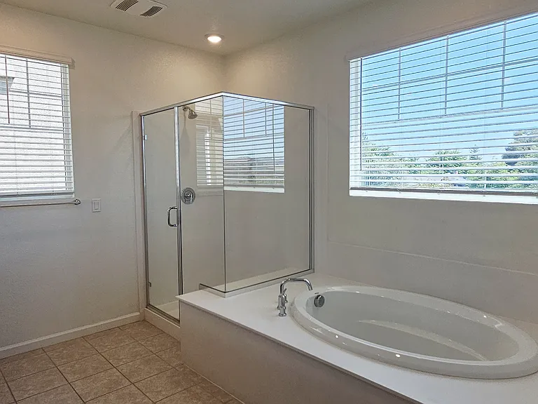 5444 Gallier Loop — Photo 39