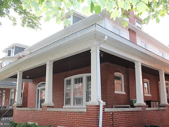 3rd image of 816 Mulberry Ave