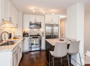 250 E Chestnut St #17193, Chicago, IL 60611