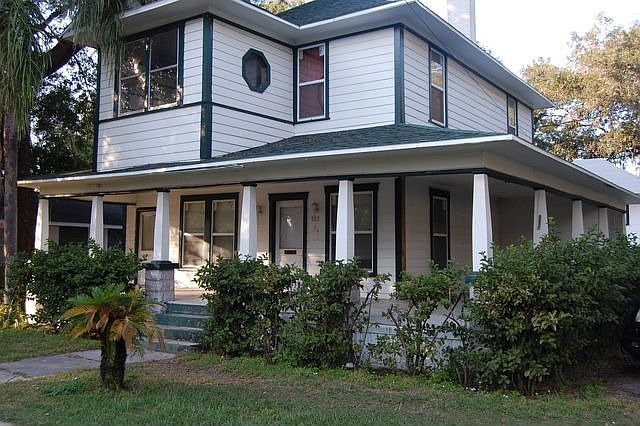 1st image of 902 W Baker St