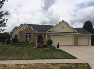 1207 Saint Andrews Pl, Auburn, IN 46706