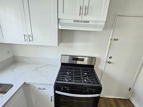 2nd image of 118 N Gale Dr #118