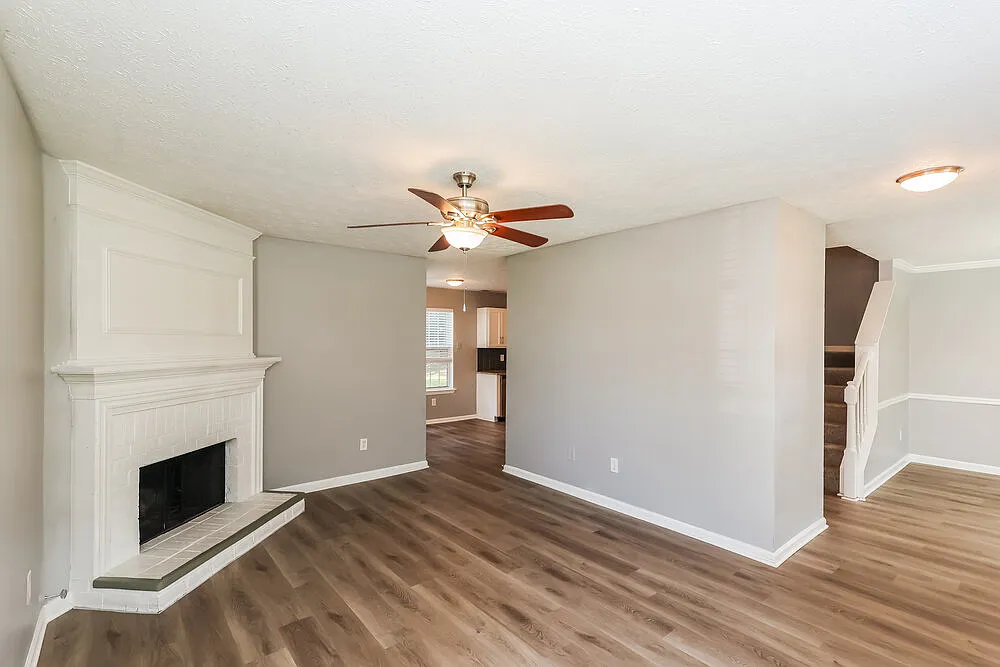 3 bed, 2.5 bath, 1390 sqft, $1,985 — Photo 4