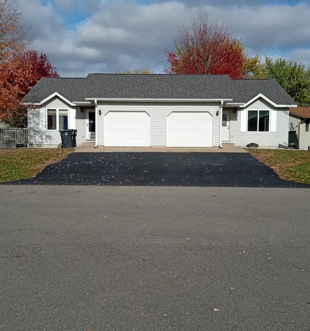 3 bed, 1800 sqft, $1,650 — Photo 1