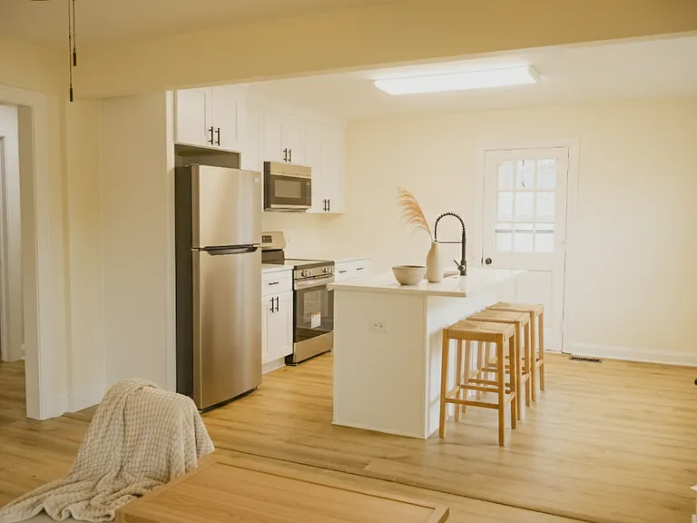 307 White Oak Dr #A — Photo 8