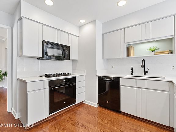 4th image of 3045 Centennial Ln