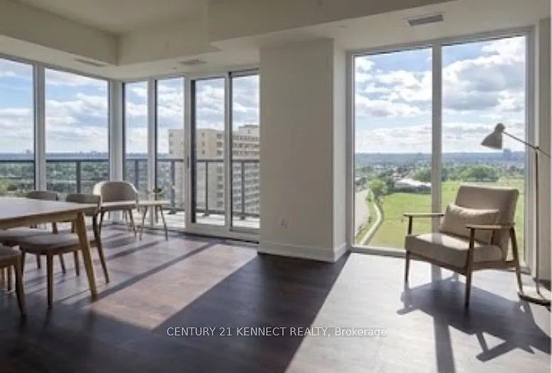 Yorkwood Condos — Photo 1