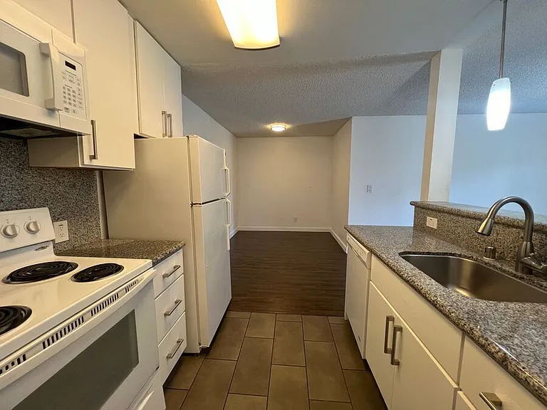 2240 Blake St — Photo 6