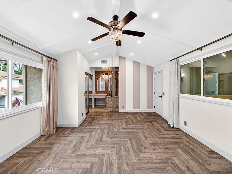1034 Creekside Dr — Photo 24