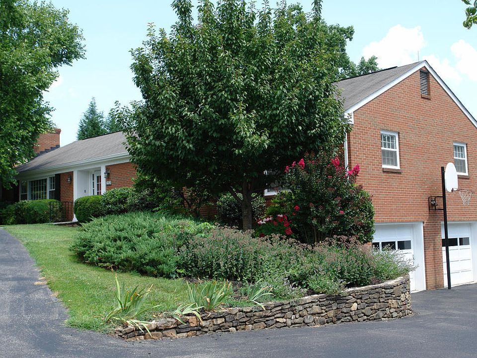 1st image of 3919 Bosworth Dr SW