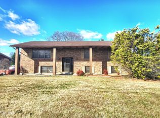 2910 Newbern Dr, Johnson City, TN 37604