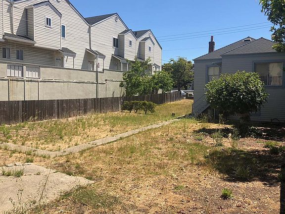 4th image of 428 Baden Ave