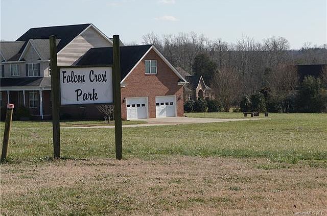 2nd image of 173 Falcon Crest Ln