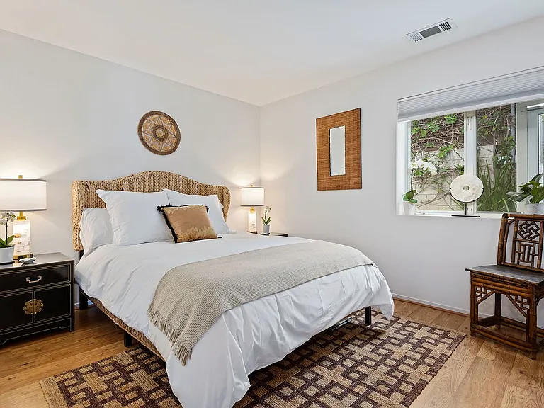 2404 Shelby St — Photo 37