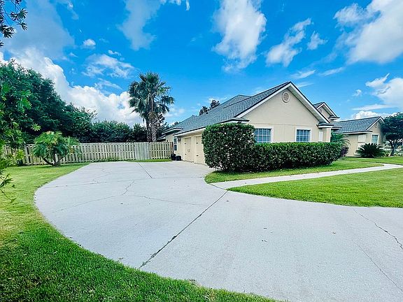 2nd image of 513 White Feather Ct