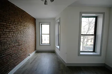 Rented by Realty Advisors Group