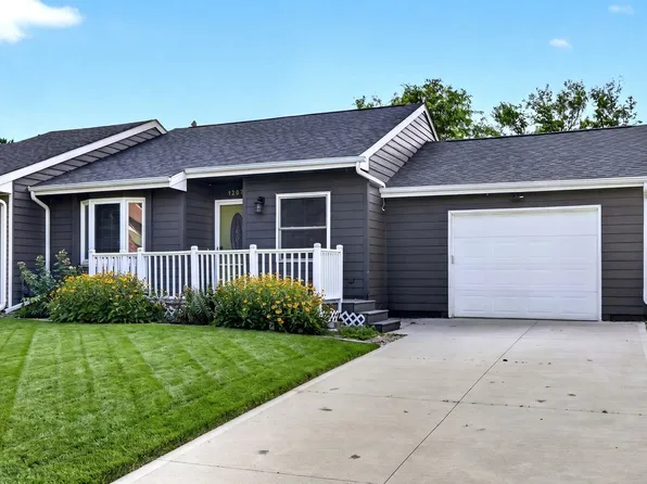 1207 Holly Dr, Norwalk, IA 50211