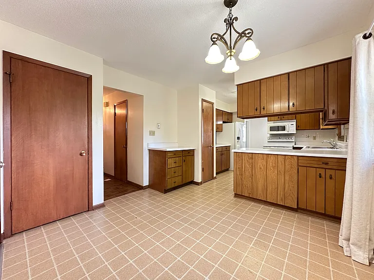 Eat-in Kitchen area