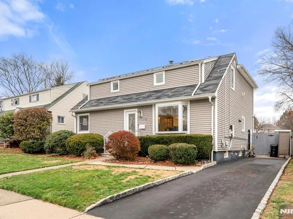 735 Coles St, Maywood, NJ 07607