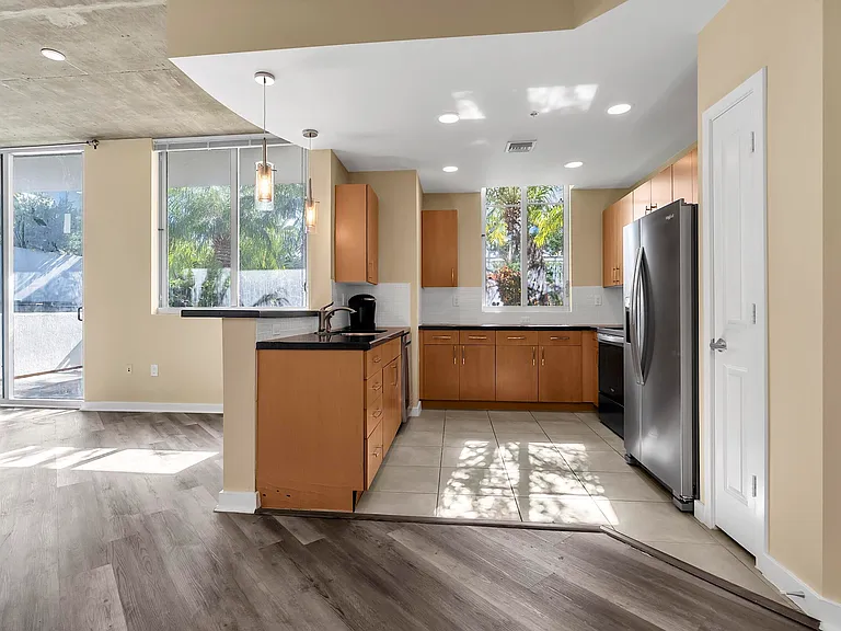 300 S Australian Ave #618 — Photo 10