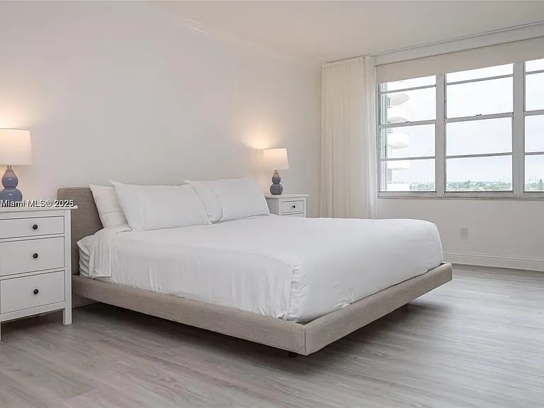 5161 Collins Ave #812 — Photo 21