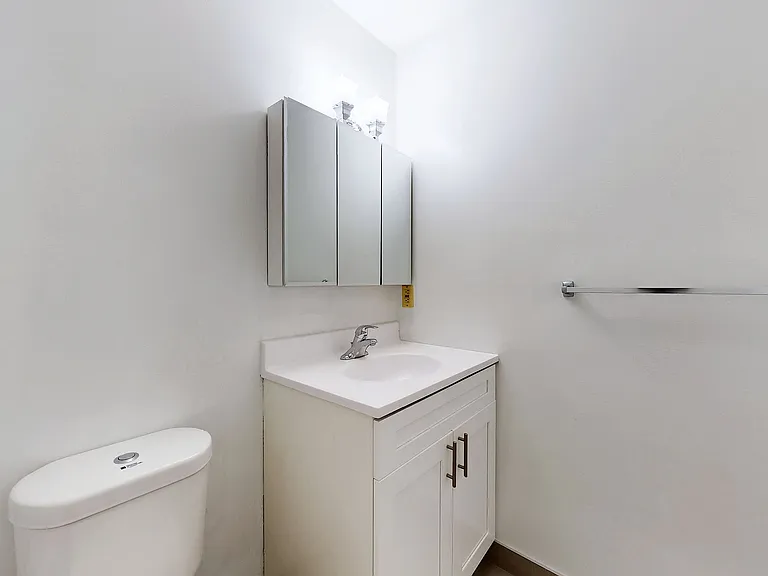 405 Sidney St — Photo 28