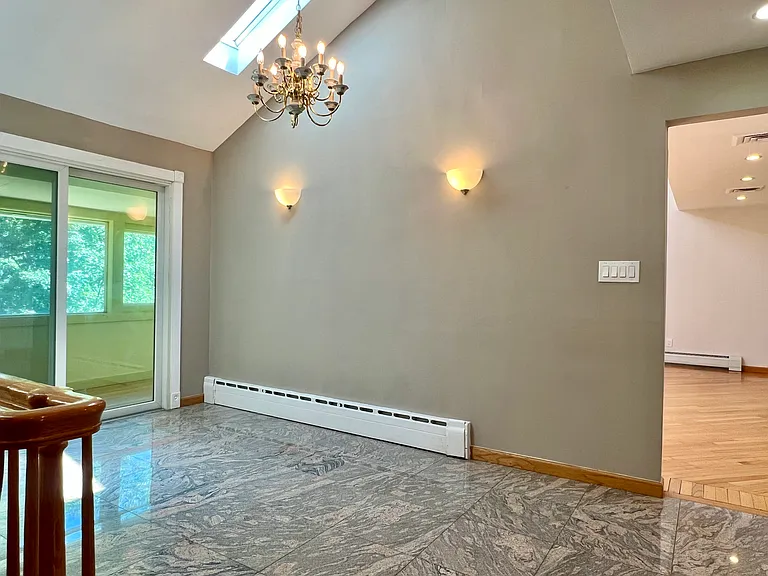 2240 Jones Rd — Photo 10