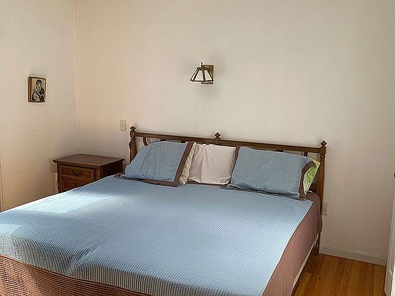 Master easily fits king bed.