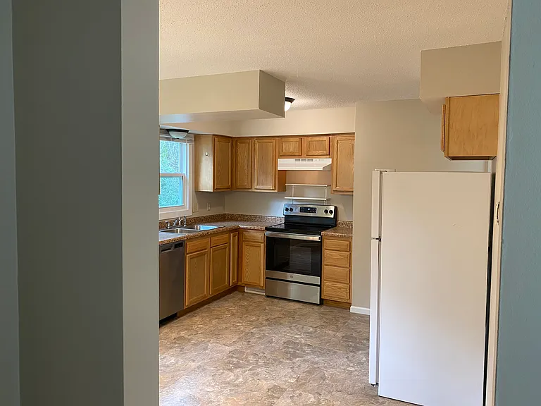 10610 Johnson Cir #10610 — Photo 6