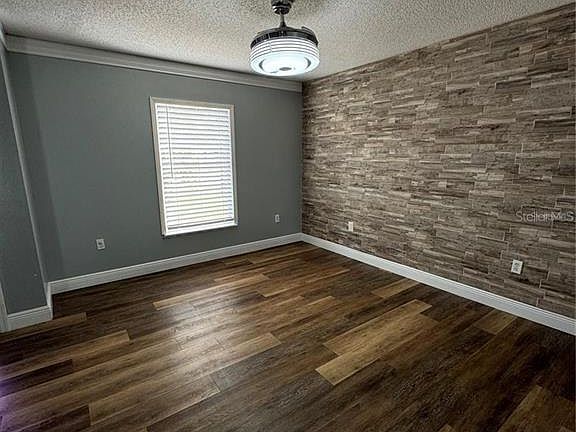 5th image of 604 TAMARIN LANE
