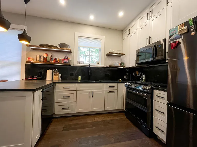 218 N French St — Photo 2