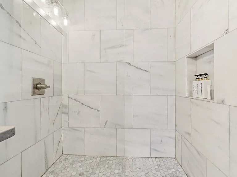 422 N Marlborough Ave — Photo 21