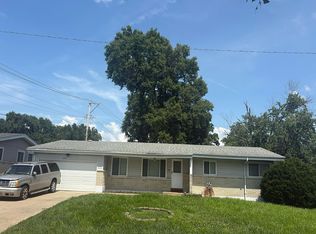 10700 Landseer Dr, Saint Louis, MO 63136